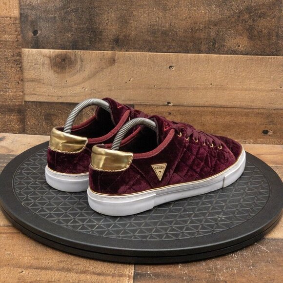 GUESS GOOD ONES 2 WOMENS CASUAL SHOES FAUX VELVET MAROON GOLD LOW SIZE 8.5M - Picture 8 of 9
